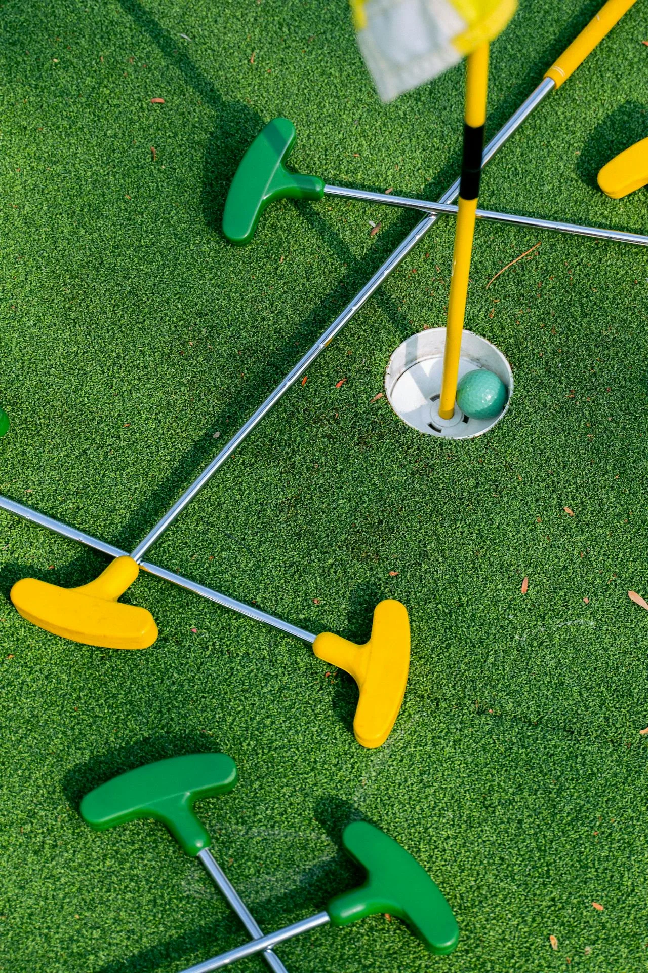 Indoor putting green