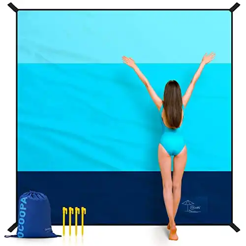 OCOOPA Beach Blanket, Extra Large Sandproof Waterproof, Picnic Mat, 8 Persons Family Size, Sand Free, Comfortable, Durable Parachute Nylon 210T, Lightweight, 4 Stakes&1 Travel Bag, S09